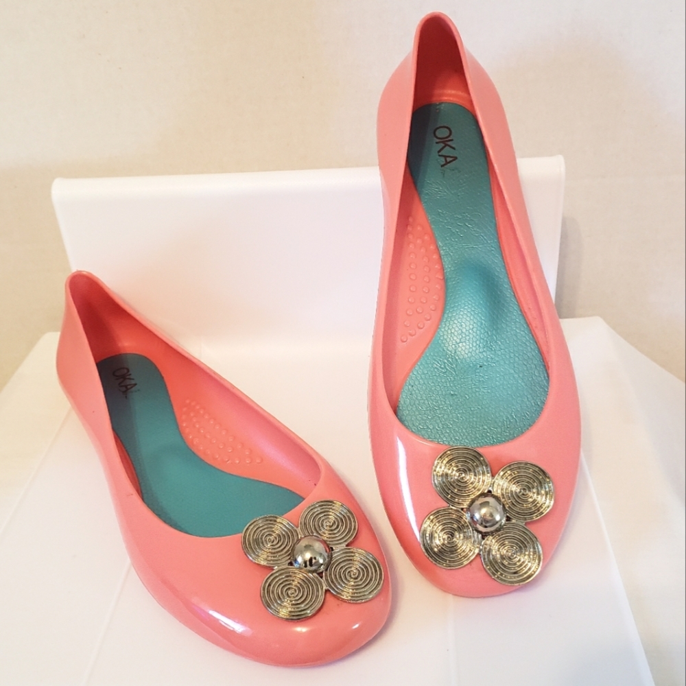 OKA.b Orange Jelly Ballet Flats with Gold Tone Flower Design Size: 6